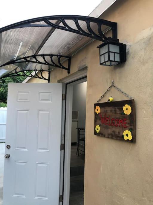 New Luxurious Studio Private In The Heart Of 마이애미 외부 사진
